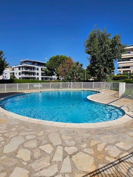 Studio Saint-Laurent-Du-Var Bord De Mer Exteriér fotografie